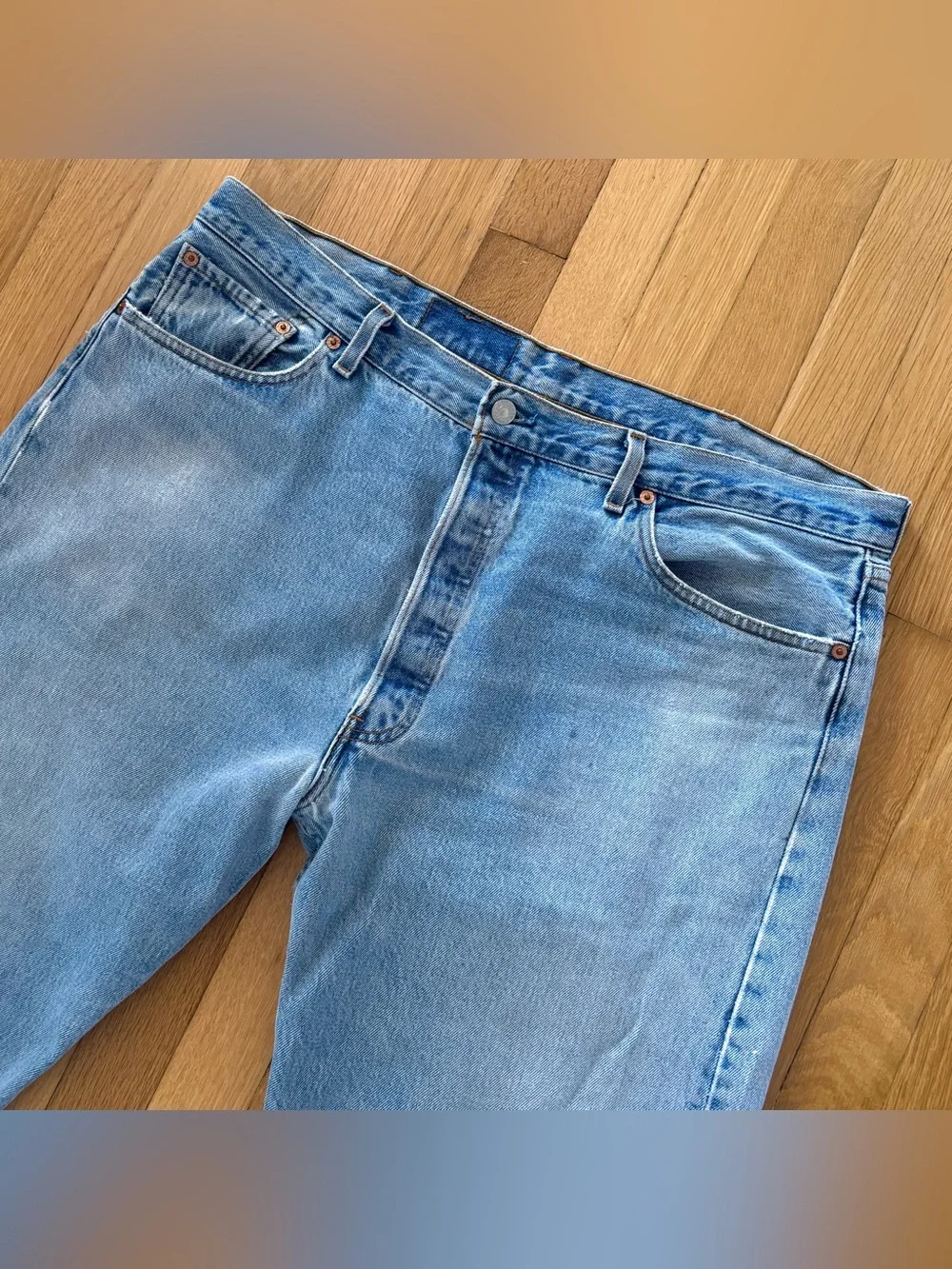 Vintage 90s Levis 501 Jeans Mens 40x30 Made in USA Faded Blue Button Fly 544